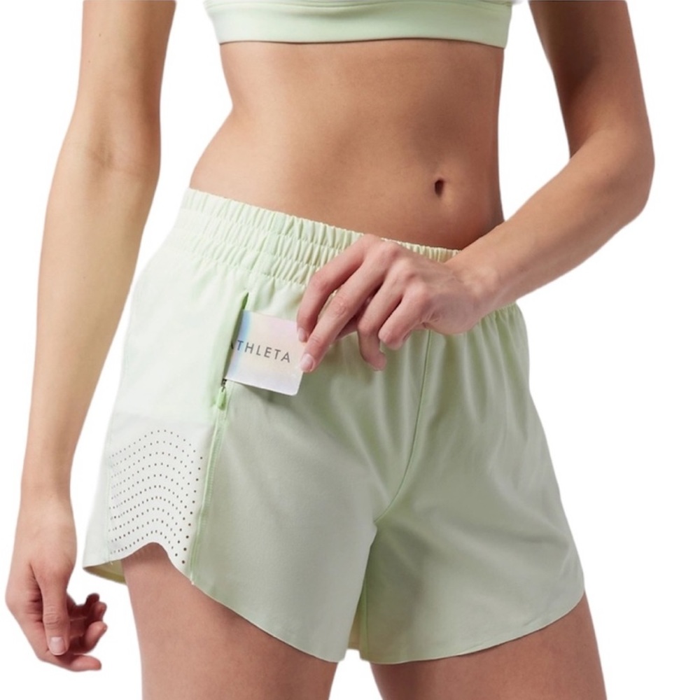 Like New Athleta 3” Hustle Short